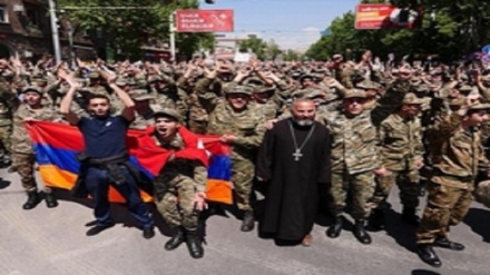 Armenia: proteste di piazza, premier Sargsyan si dimette