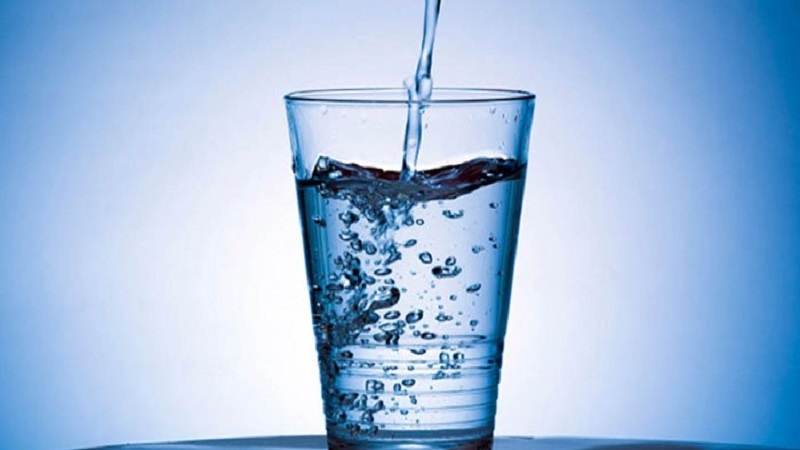 ارتباط نوشیدن آب گرم با معده خالی و کاهش وزن