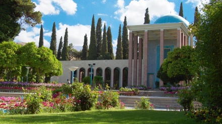 Mausoleum Saadi, Destinasi Wisata di Shiraz