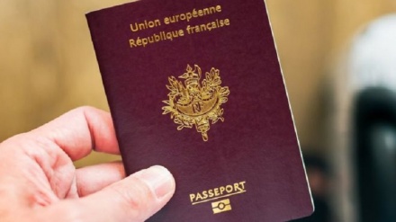 צרפת: מוסלמית לא תקבל אזרחות כי סירבה ללחוץ יד