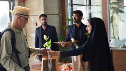 ブラジル人の観光客のグループがイラン南部シーラーズを訪問