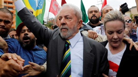 Em vídeo à Al Jazeera, a presidente do PT pede que árabes lutem por soltura de Lula
