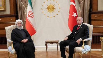 Presidente Rouhani enfatiza expansão dos laços Irã-Turquia