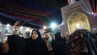 イラン北東部マシュハドにあるシーア派八代目イマーム、レザーの聖廟におけるマブアスの祝日