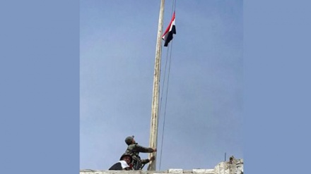 Bendera Suriah Berkibar di Ein Tarma Setelah Tujuh Tahun