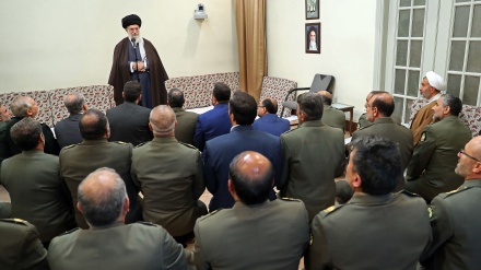 最高指導者による機能的かつ革命的で強力な軍隊の強調