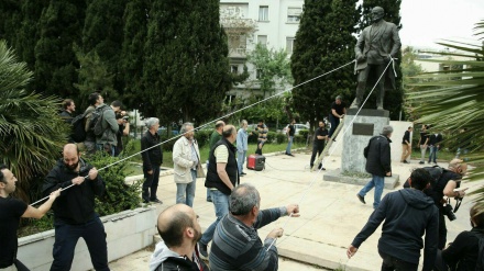 ギリシャで、数百名が米英仏のシリア攻撃への抗議行動を実施