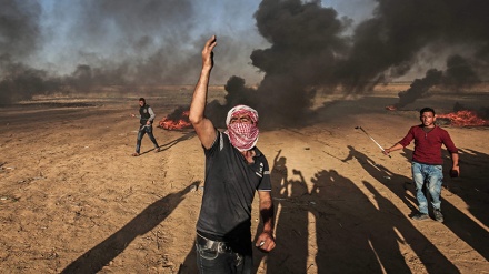 Plagosen 10 palestinezë në ditën e katërt të protestave për të drejtën e kthimit