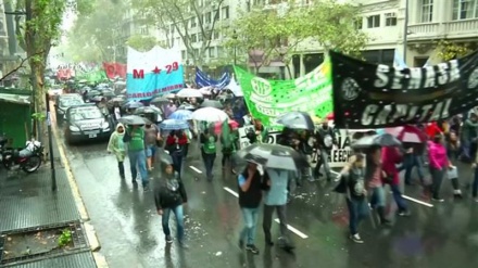 Protests, uncertainty in Argentina over IMF deal