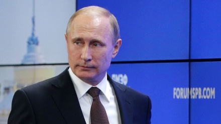 Putin, doların 60 dolar'da tutulmasının olumlu olabileceğini açıkladı