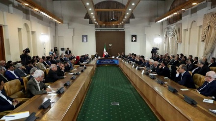 イラン大統領、制裁の無効化に向けた努力を強調