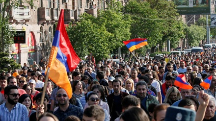 تحلیل: ادامه اعتراضات در ایروان و درگیری مخالفان با پلیس ارمنستان 