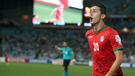 Conheça Sardar Azmoun, Atacante iraniano