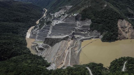 Colombia evacuates nearly 5,000 people amid fears dam may burst