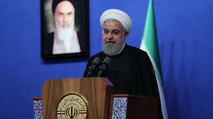 鲁哈尼：美国绝不能使伊朗人民屈服