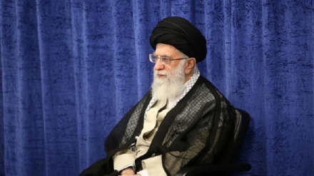 Iran, Leader: gli europei devono garantire la vendita del greggio