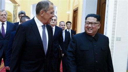 Kim Jong-un elogia política de Putin para EUA e é convidado a Moscou
