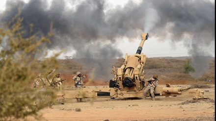 Pasukan Koalisi Saudi Serang Yaman Utara dengan Artileri