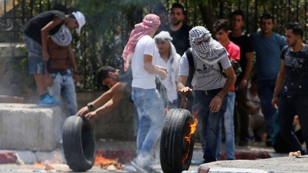 Siyonist askerler, Batı Yaka'ya saldırdı