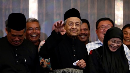 Mahathir Nyatakan Siap Berdamai dengan Muhyiddin untuk Selamatkan Suku Melayu Malaysia