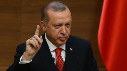 (AUDIO) Erdogan apre all'incontro con Assad, respinge ritiro delle truppe dal nord della Siria