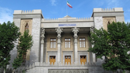 イラン外務省、イラン中央銀行総裁の制裁に反発