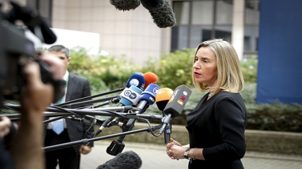 Iran: Mogherini, difendiamo accordo sul nucleare con Pechino