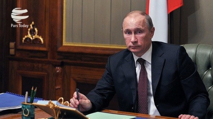 Putin Tarafından  Amerika ve Ortaklarının Boykot Kararının İmzalanması 