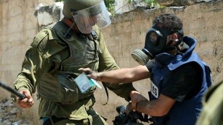 Izraelitët vazhdojnë arrestimin e gazetarëve