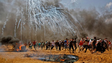 Përleshja e forcave ushtarake të regjimit sionist me protestuesit palestinezë në perëndim të Kodsit