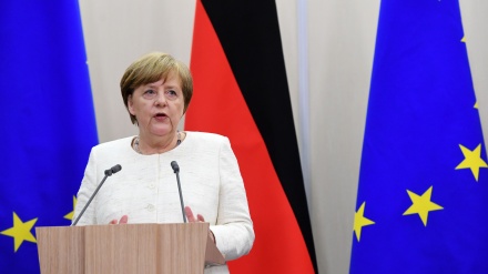 Merkel: Borxhet e Italisë nuk do të falen
