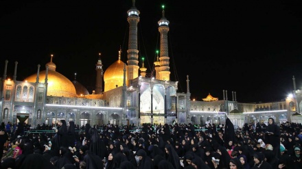 Lailatul Qadr di Komplek Makam Sayidah Maksumah di Qom