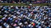 Shalat Idul Fitri di BerbagaI Wilayah Iran