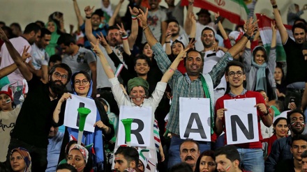 Public Viewing beim WM-Spiel Irans gegen Spanien