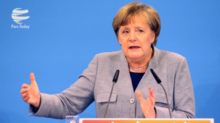 Merkel'den Avrupa'ya ABD olmadan yola devam çağrısı 