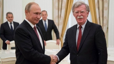 Cremlino, si prepara incontro Putin-Bolton