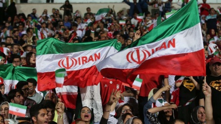 Ndjekja e ndeshjes Iran-Portugali në stadiumin Azadi të Teheranit