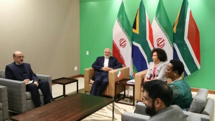 Зариф Оңтүстік Африканың Сыртқы істер министрімен кездесті