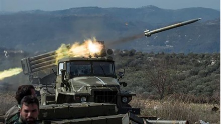 Photo News: l'armée syrienne lance des missiles 9K52 Luna-M de fabrication soviétique