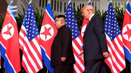 Трамп Ким Чен Ин билан учрашди
