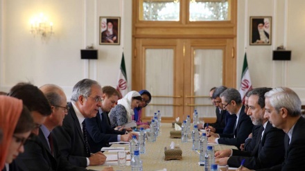 Irã e França realizam quinta rodada de conversações políticas