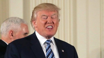 Трамп ноқонуний муҳожирларни фарзандларидан айиришни тўхтатишга қарор қилди