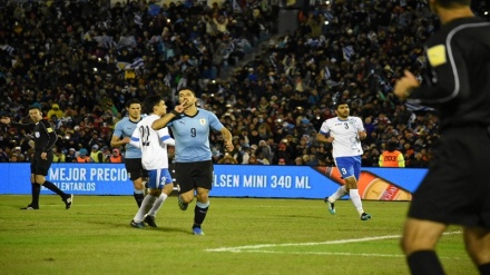  Уругвай  футбол терма жамоаси Ўзбекистонни йирик ҳисобда енгди