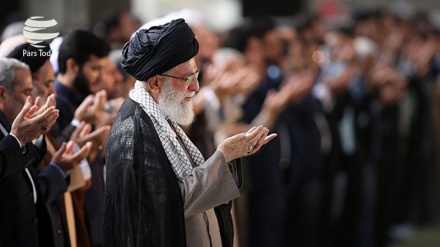 Shalat Idul Fitri di Tehran Diimami Ayatullah Khamenei