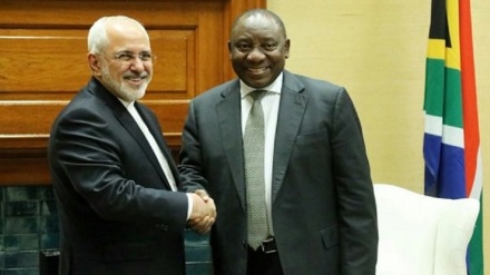 イラン外相、プレトリアで南アフリカ大統領と会談