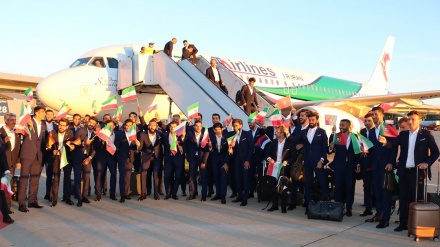 ফুটবল বিশ্বকাপ: প্রথম দেশ হিসেবে রাশিয়ায় পৌঁছল ইরান (ভিডিও)