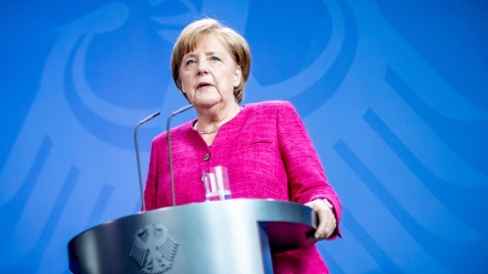 Angela Merkel rrezikon shumë në debatin për çështjen e azilit