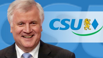 גרמניה: שר הפנים אומר כי מפלגתו אינה מעוניינת לפרק את הקואליציה בשל משבר המהגרים