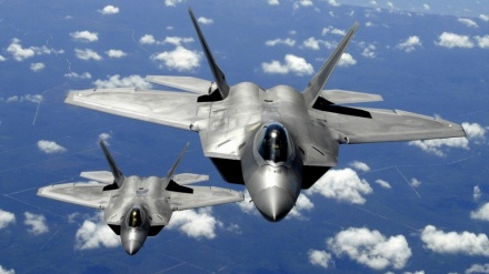 沖縄・嘉手納基地でＦ２２戦闘機配備への抗議集会が実施