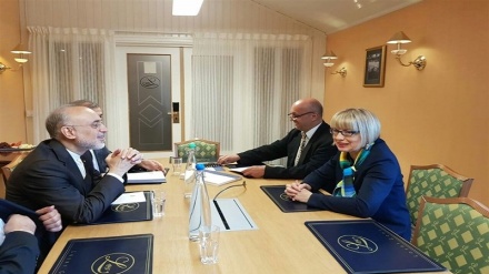 100 European firms to enter talks with Iran: EU official